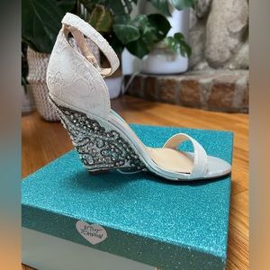 Betsy Johnson Lace wedge with gem embellishment!